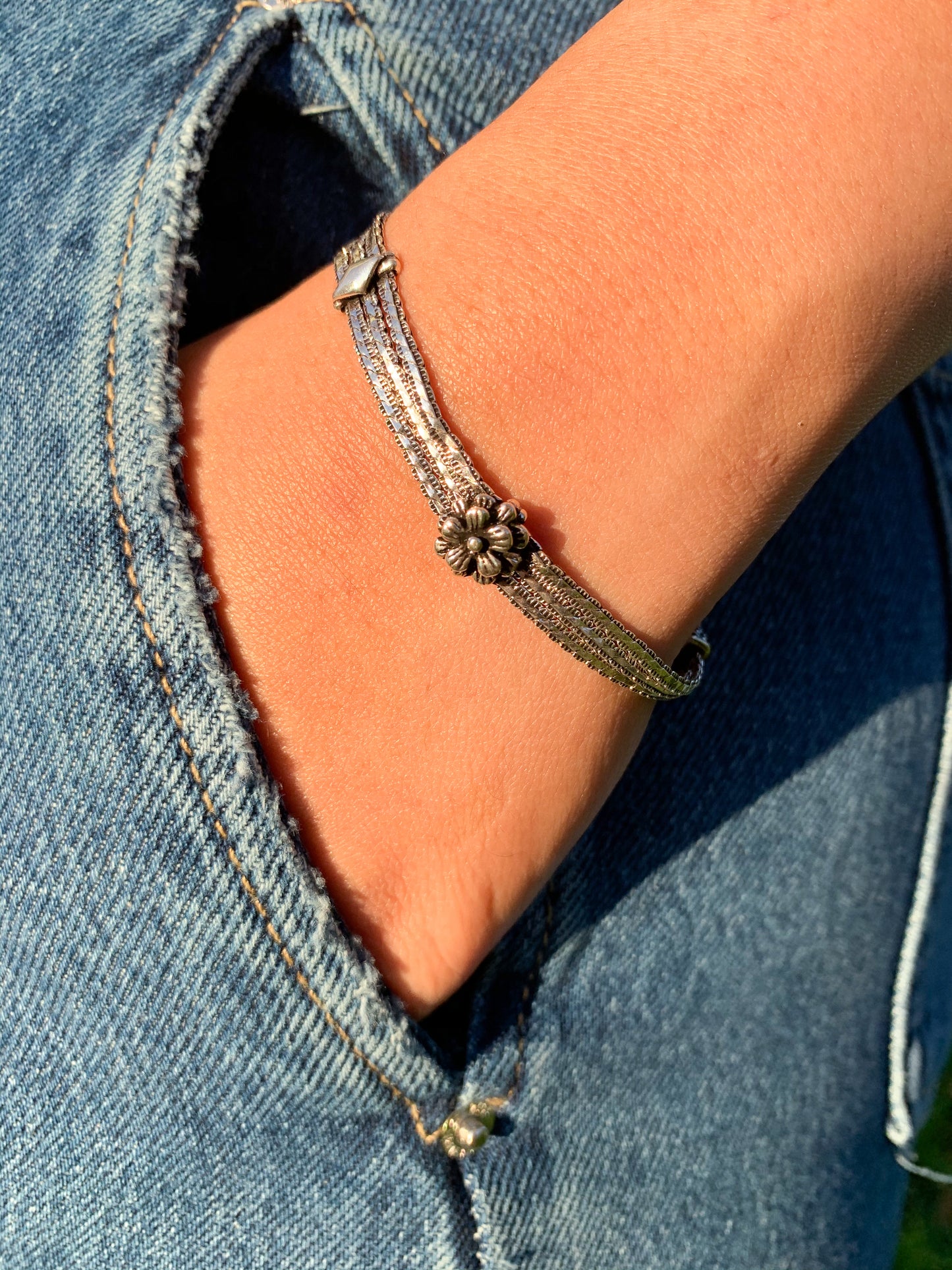 Boho Bracelet with Flower Embedded in Silver